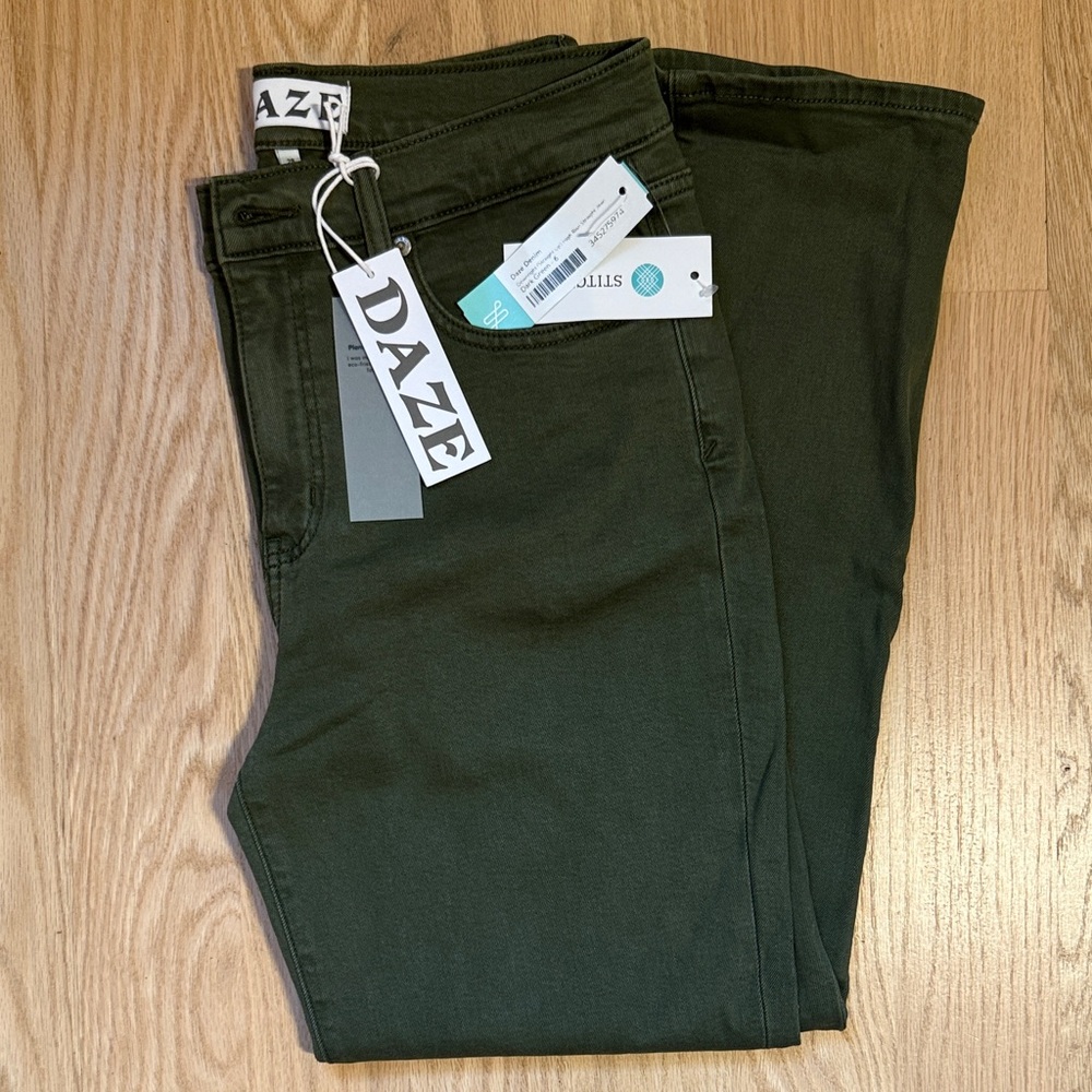 Daze Women's Green Pants